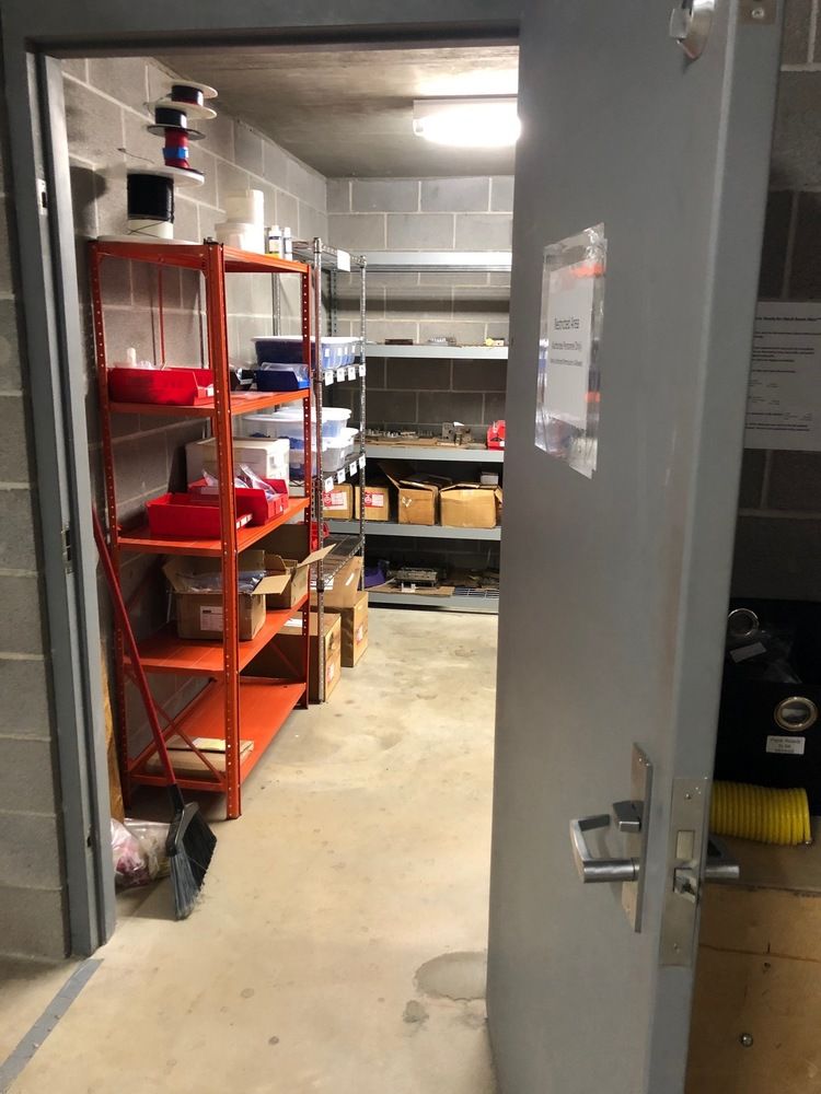 I-35 Office Warehouse 6,000 SF HEAT/AC: 170 Cain Dr, Haysville, KS 67060